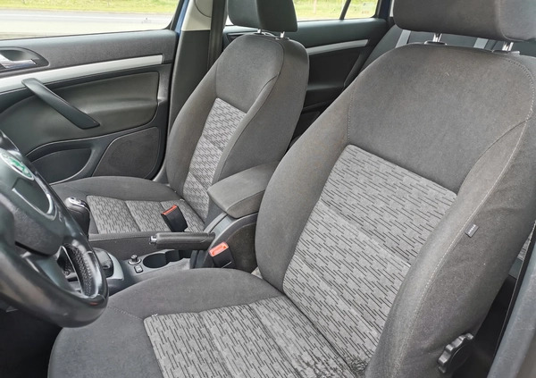 Skoda Octavia cena 17499 przebieg: 305000, rok produkcji 2010 z Złotów małe 407